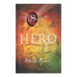 پایهگذاری یک فهرست کتابهای آموزش زبان و توسعه فردی، معرفی کتاب «The Hero» اثر Rhonda Byrne، با طراحی جلد جذاب و رنگارنگ، جهت مطالعه و خرید آنلاین در انتشارات دنیای زبان امید.